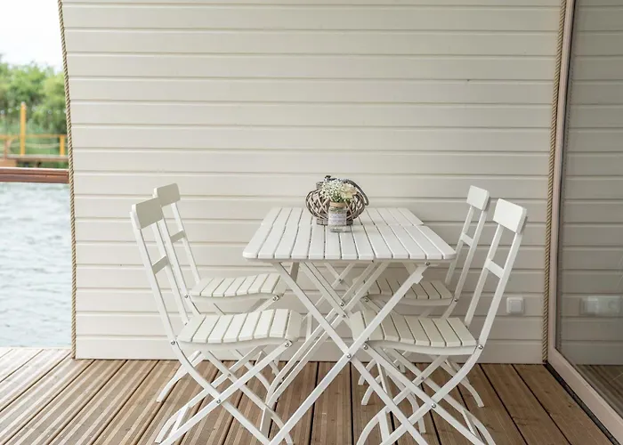 Botel Lieblingsplatz - Schwimmendes Seehotel